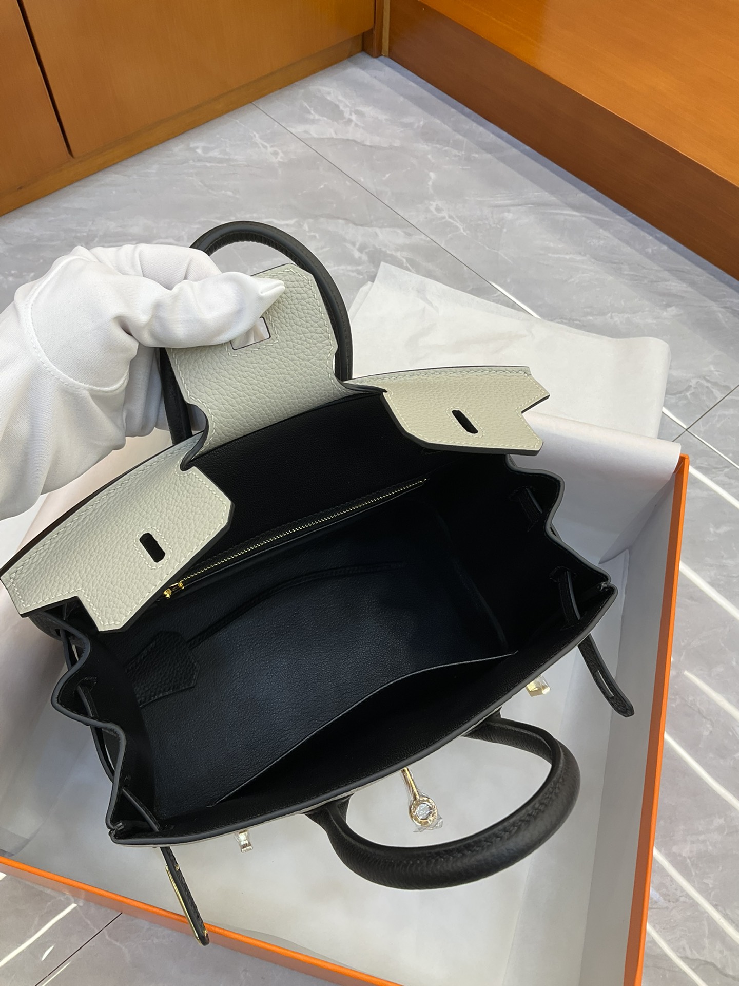 Birkin/Birkin-25cm-togo-Pearl-Grey-and-Black-GHW/img_006