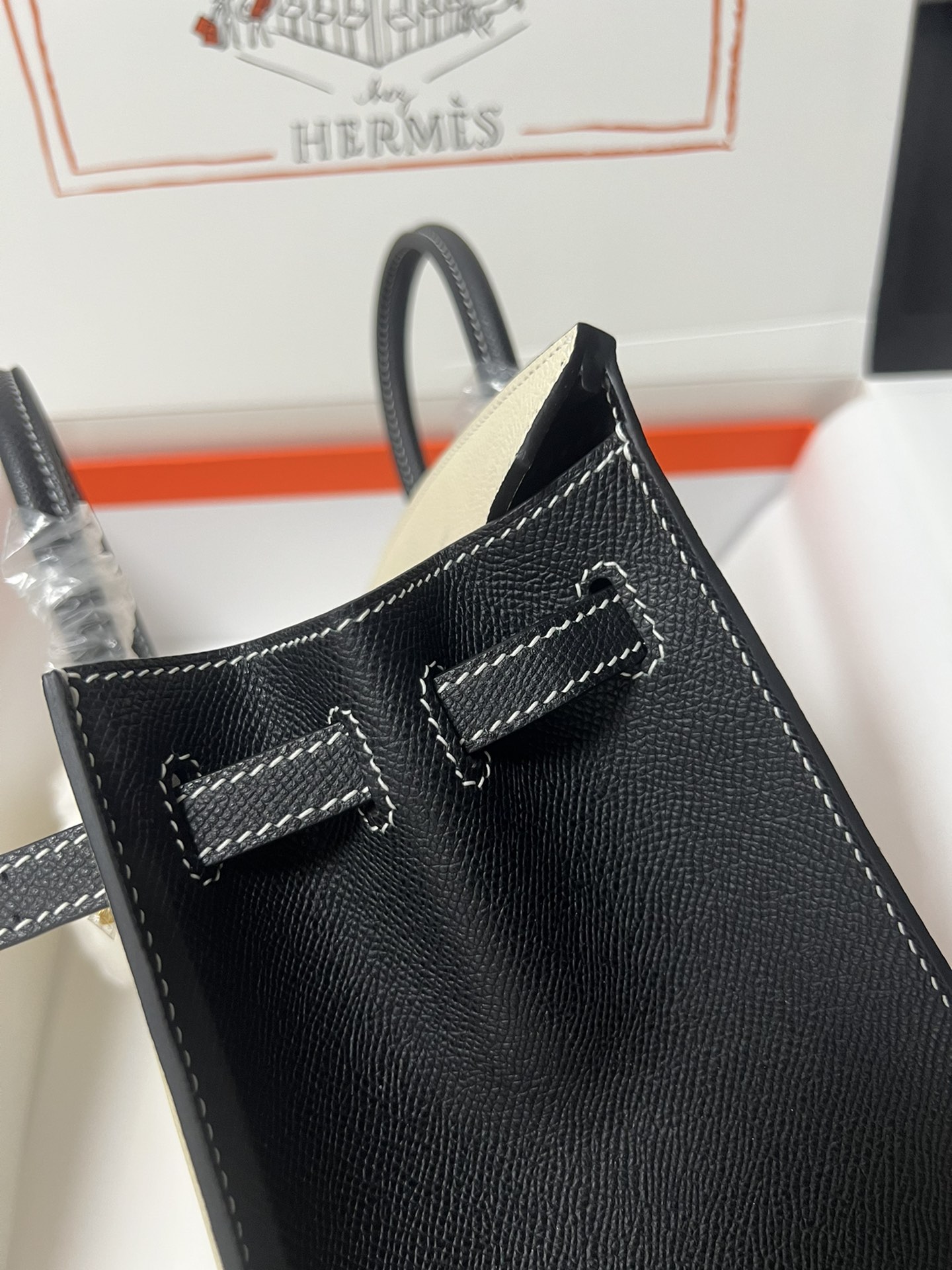 Birkin/Birkin-30cm-epsom-Milkshake-White-with-Black-GHW/img_006