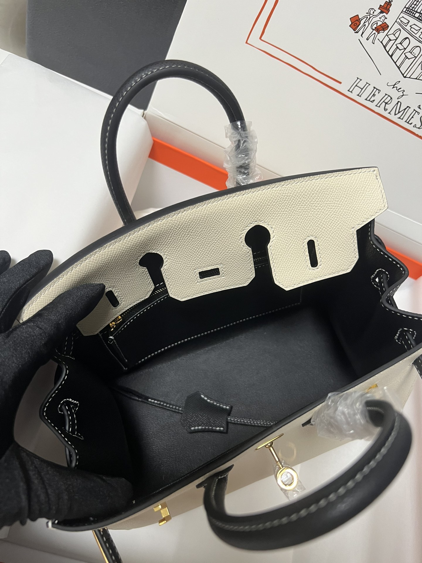 Birkin/Birkin-30cm-epsom-Milkshake-White-with-Black-GHW/img_009