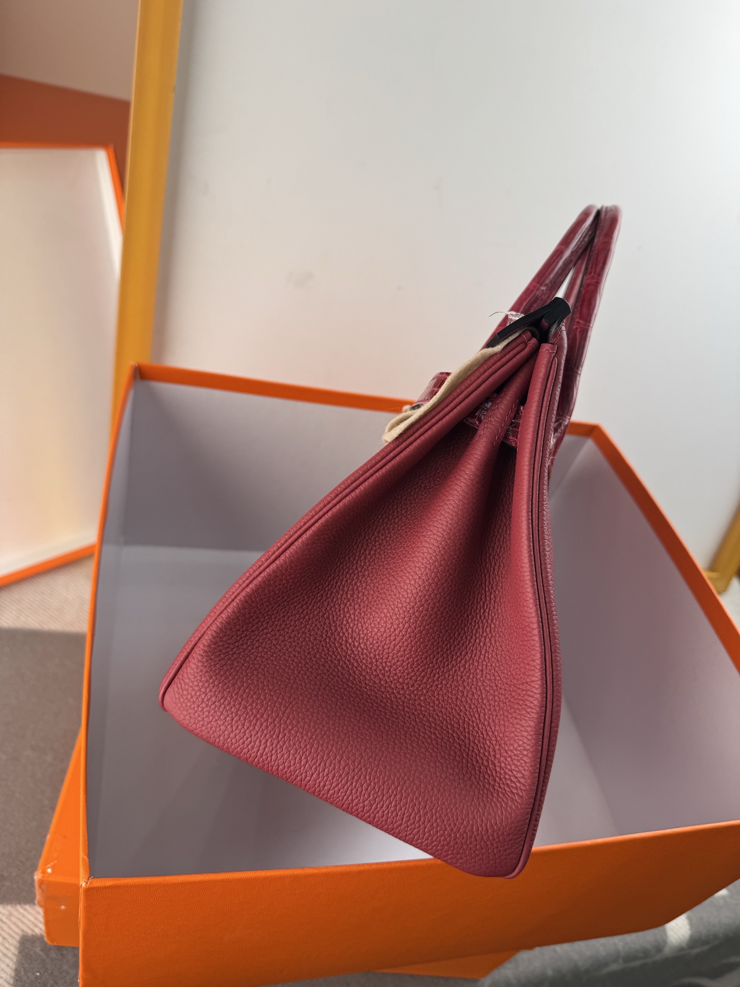 Birkin/Birkin-30cm-touch-Togo-and-Shiny-Crocodile-Burgundy/img_011