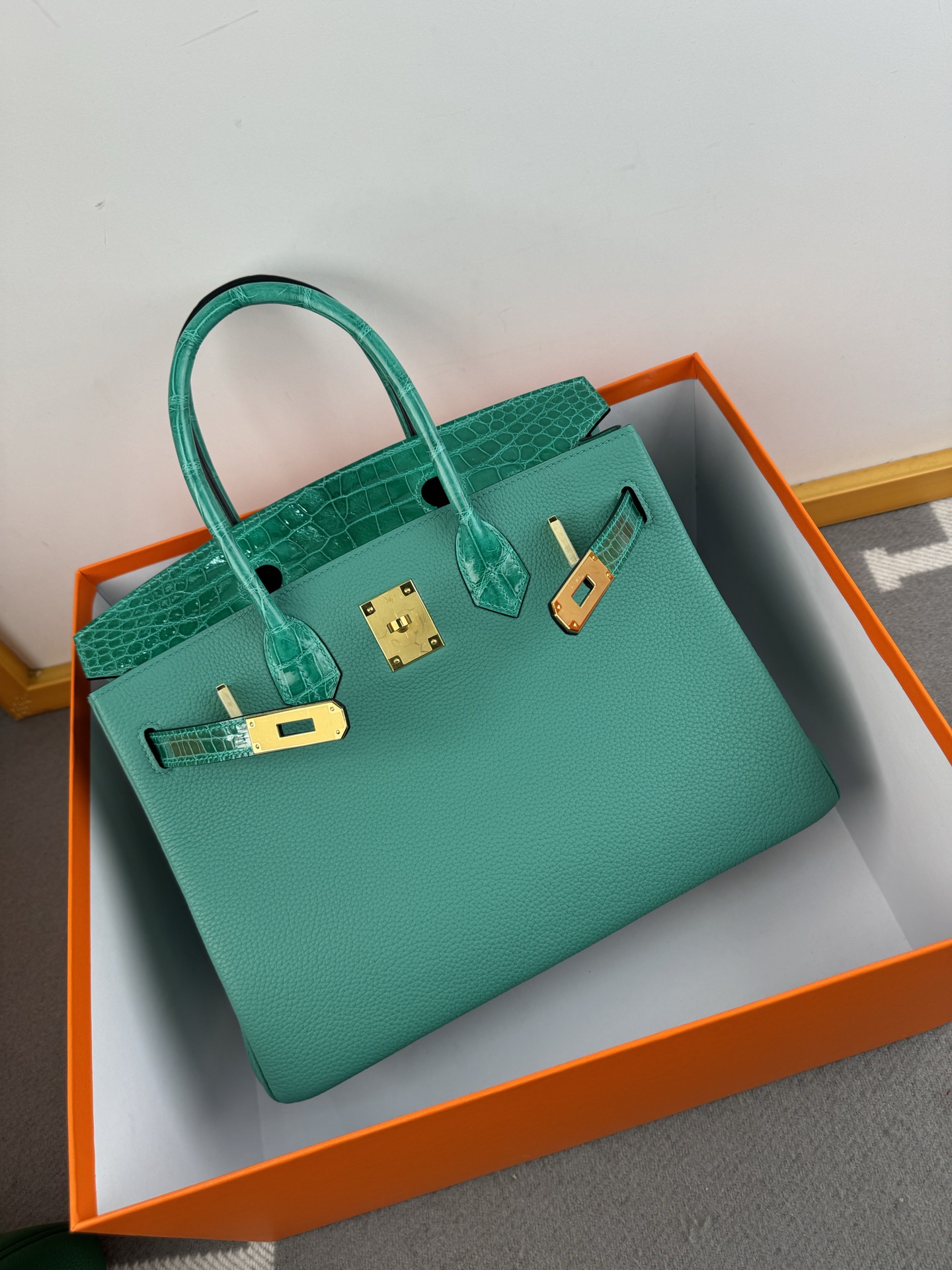 Birkin/Birkin-30cm-touch-Togo-and-Shiny-Crocodile-Jade-Green-GHW/img_008