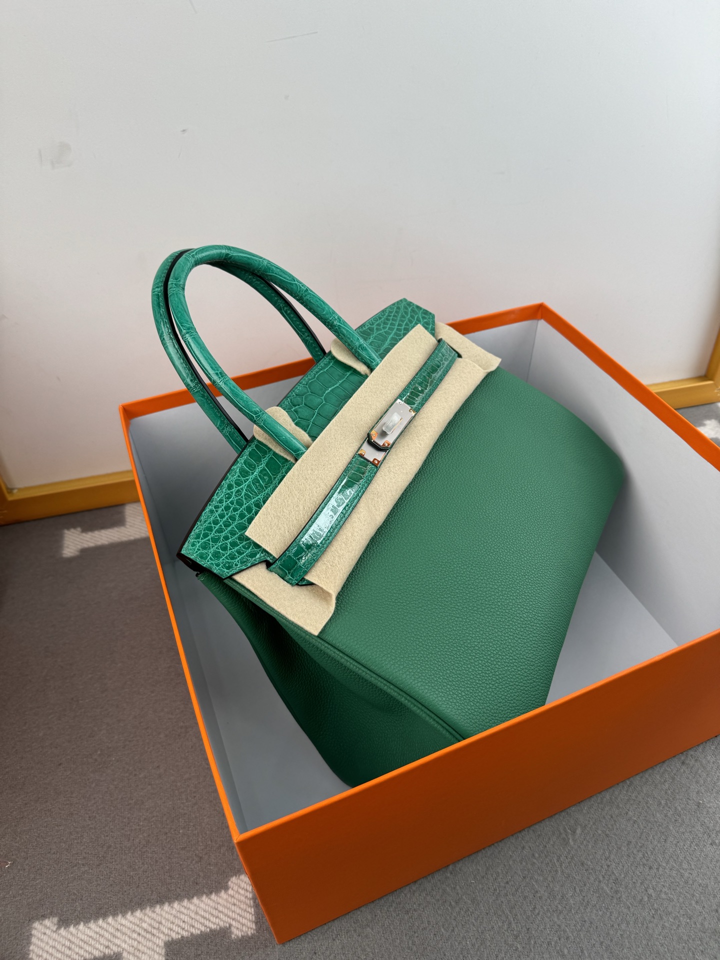 Birkin/Birkin-30cm-touch-Togo-and-Shiny-Crocodile-Jade-Green-SHW/img_003