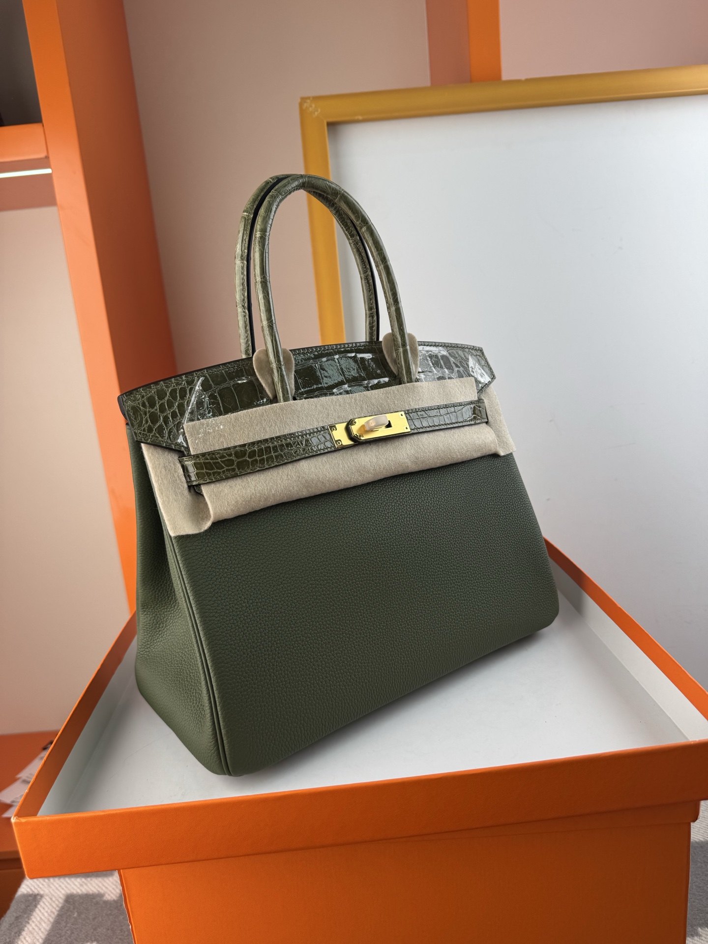 Birkin/Birkin-30cm-touch-Togo-and-Shiny-Crocodile-Olives/img_003