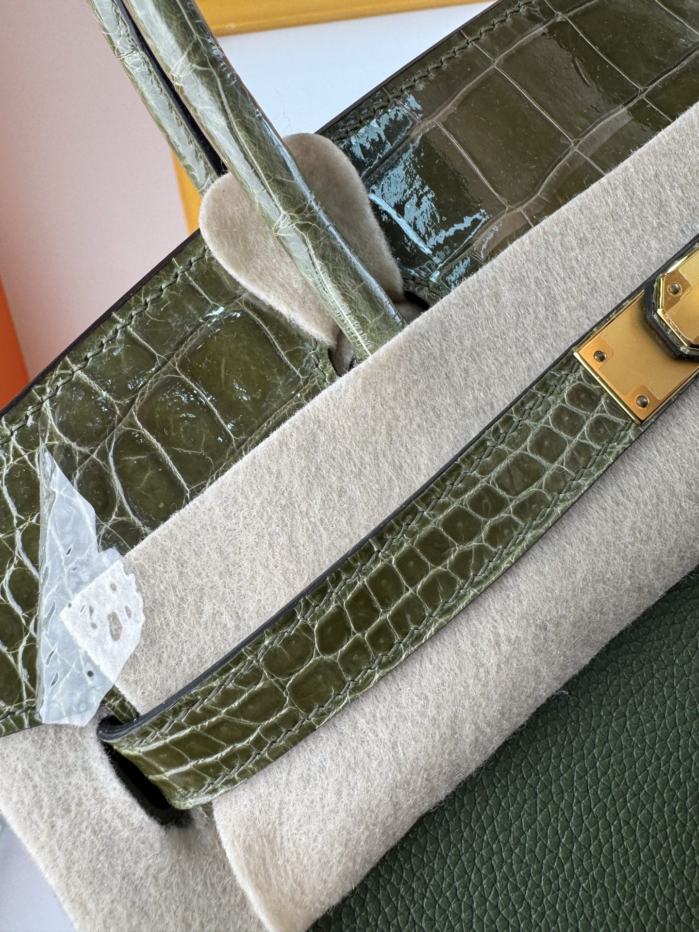 Birkin/Birkin-30cm-touch-Togo-and-Shiny-Crocodile-Olives/img_004