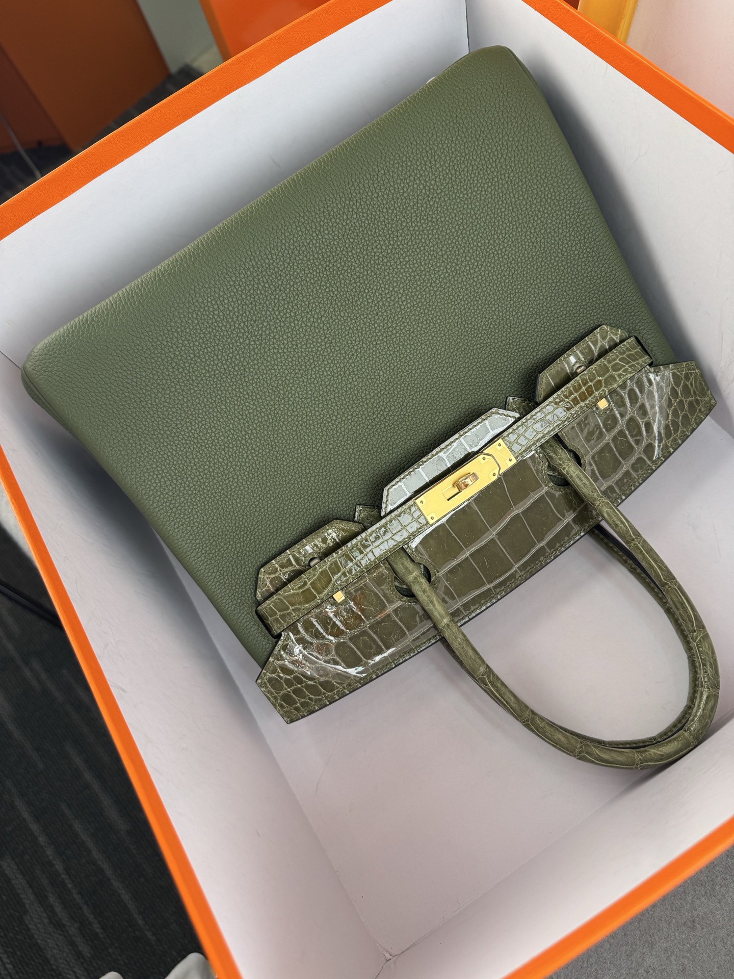 Birkin/Birkin-30cm-touch-Togo-and-Shiny-Crocodile-Olives/img_009