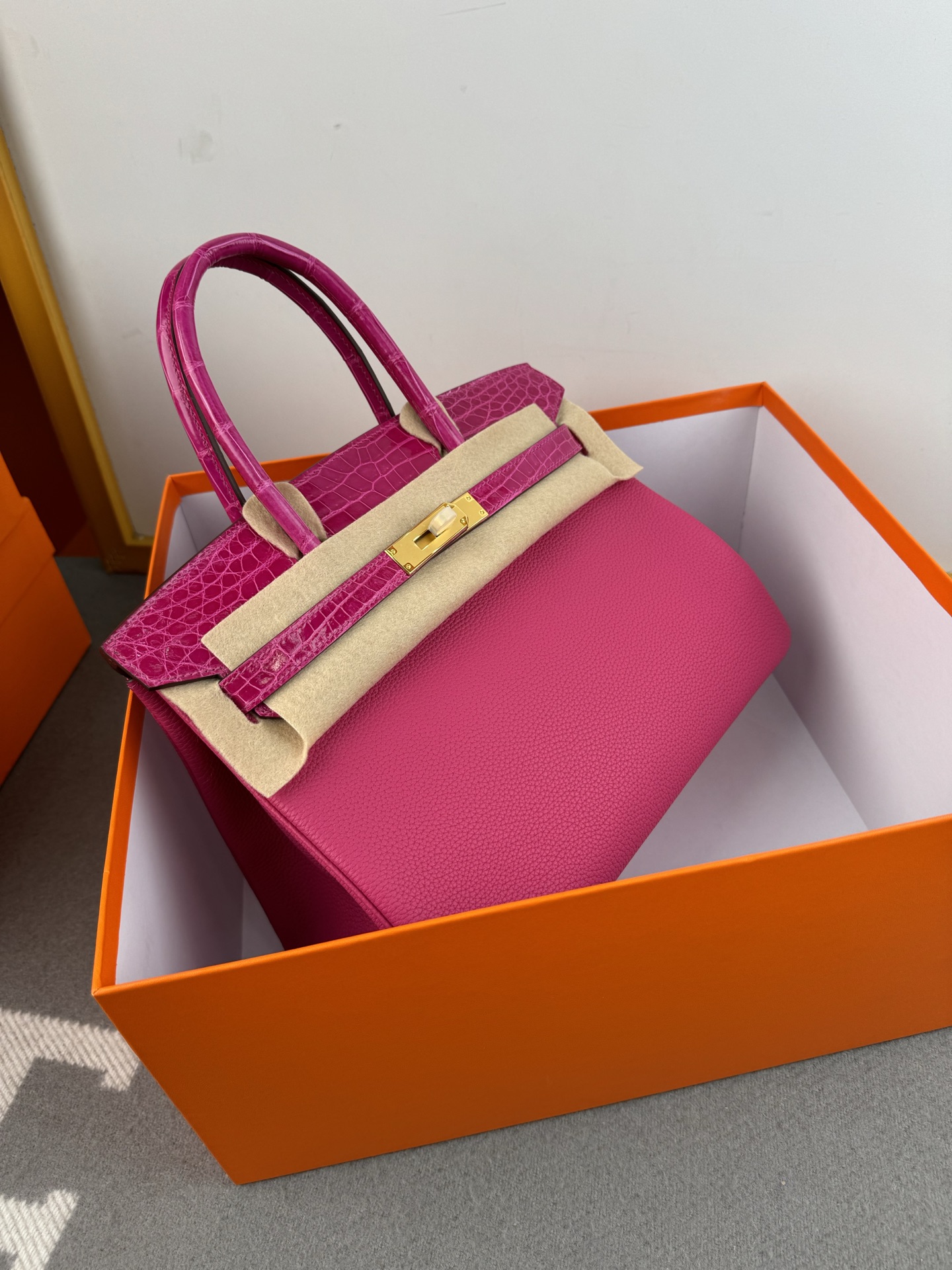 Birkin/Birkin-30cm-touch-Togo-and-Shiny-Crocodile-Rose-Red/img_004