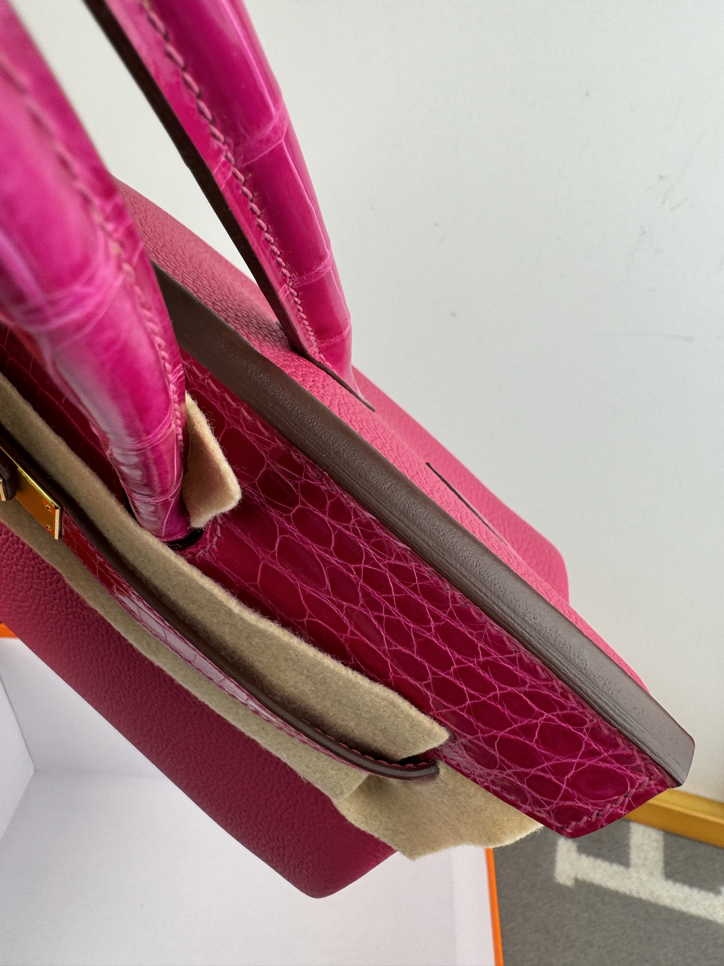 Birkin/Birkin-30cm-touch-Togo-and-Shiny-Crocodile-Rose-Red/img_006