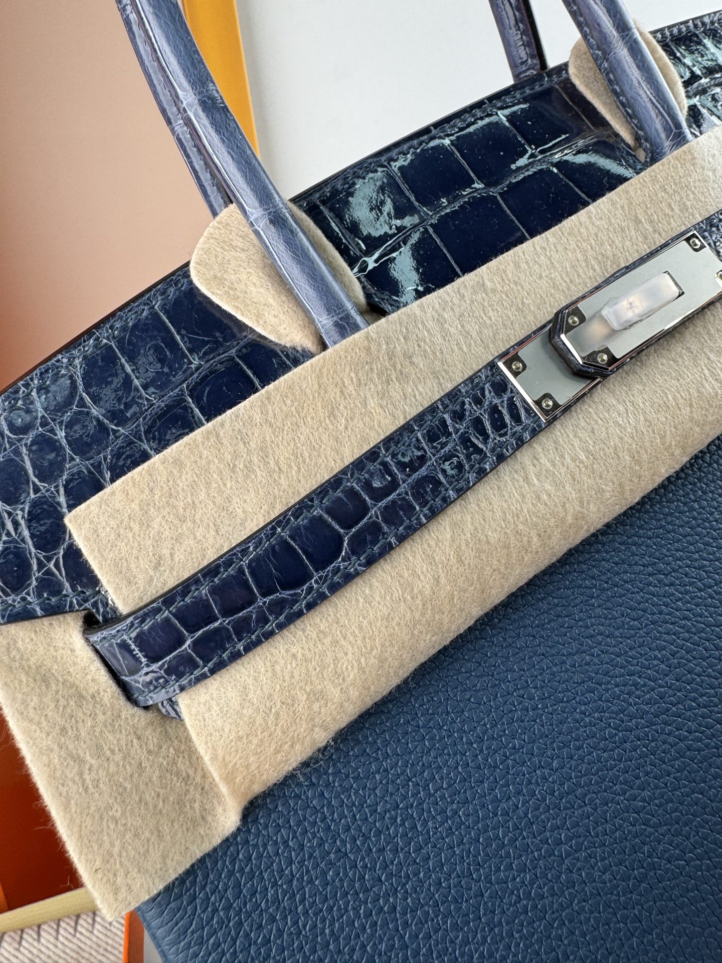 Birkin/Birkin-30cm-touch-Togo-and-Shiny-Crocodile-Sapphire-Blue-SHW/img_005