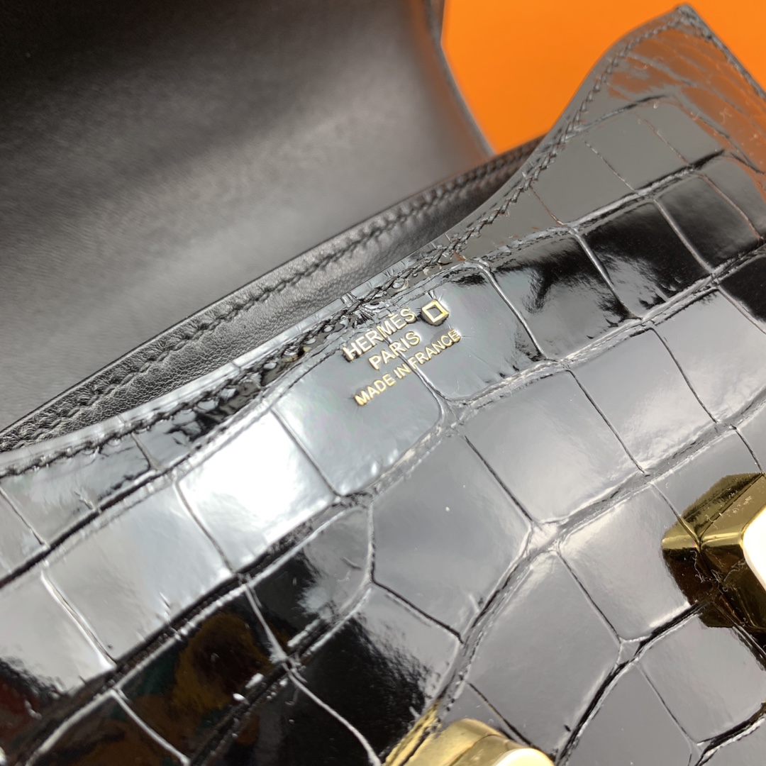 Constance/Constance-18cm-shiny-Alligator-Texture-Black-GHW/img_008