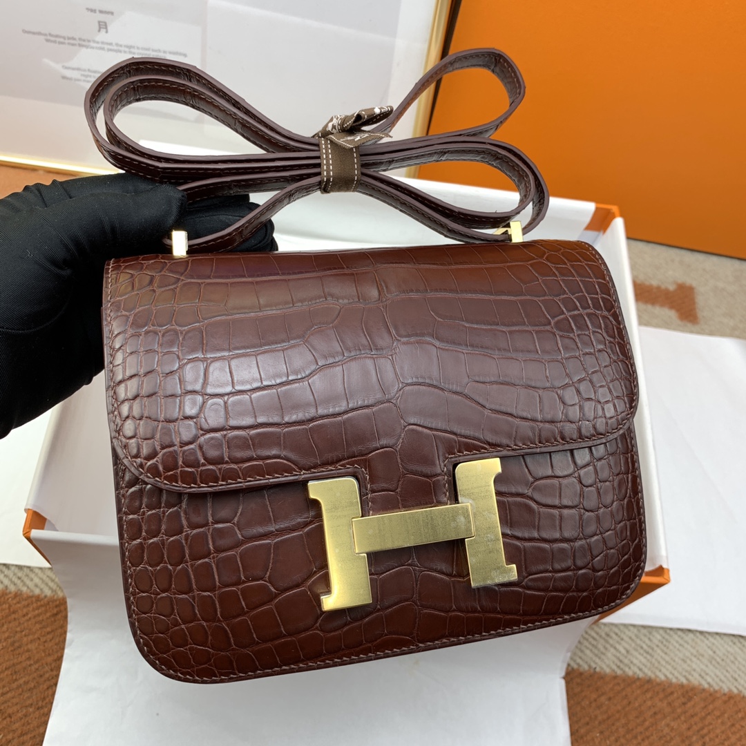 Constance/Constance-18cm-shiny-Alligator-Texture-Bordeaux-wine/img_004