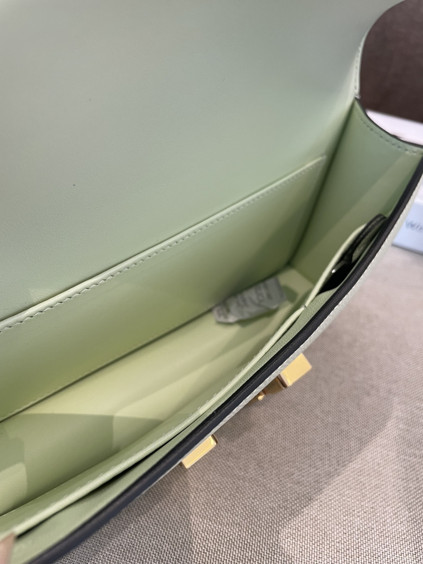 Constance/Constance-Elan-24cm-Epsom-with-mirror-Bubble-Green/img_009