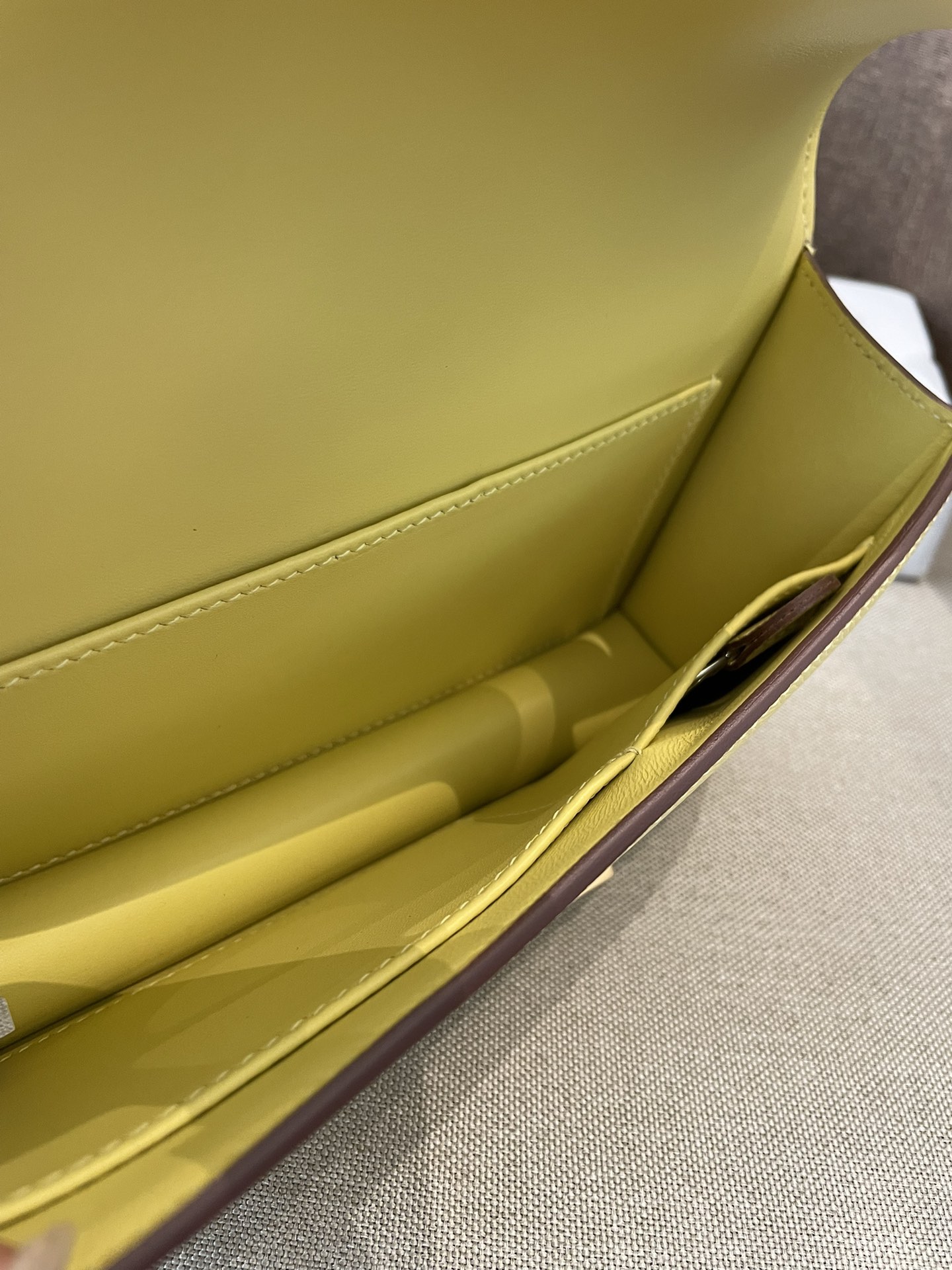 Constance/Constance-Elan-24cm-Epsom-with-mirror-Chick-Yellow/img_009