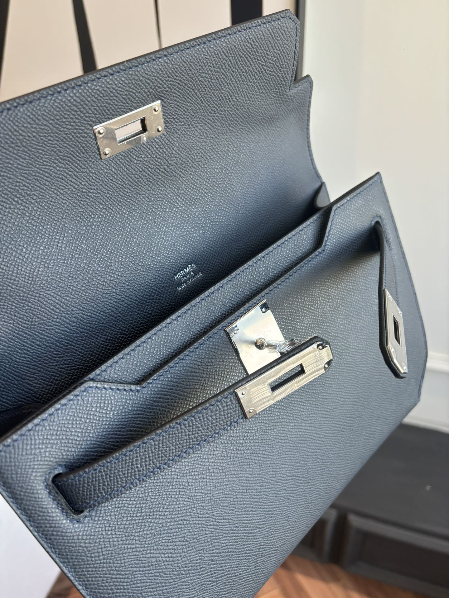 Depeches 25/Kelly-Depeches-25cm-Epsom-DeepGrey-SHW/img_008