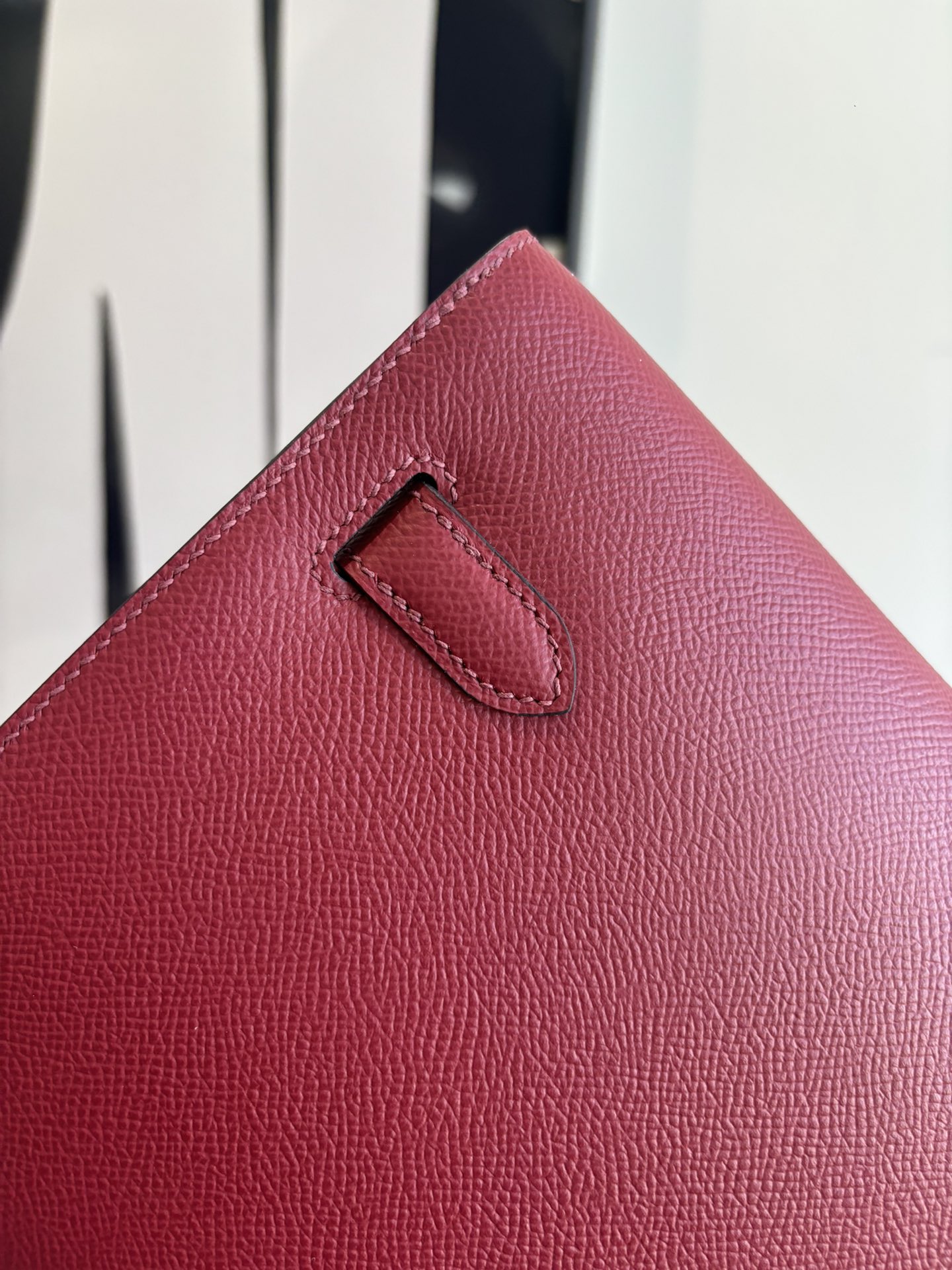 Depeches 25/Kelly-Depeches-25cm-Epsom-Red/img_005