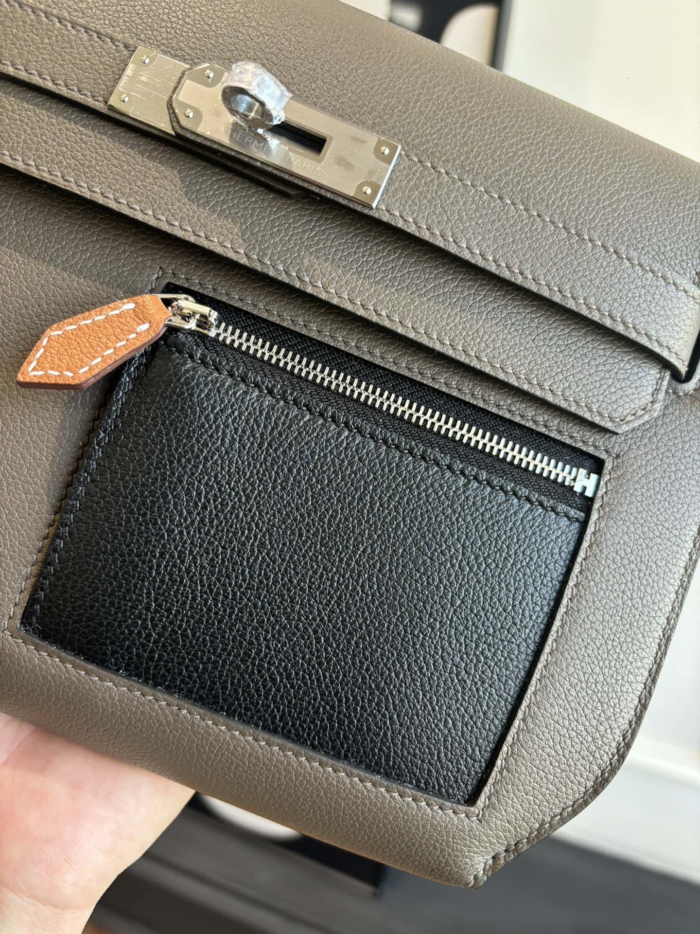 Depeches 25/Kelly-Depeches-25cm-Evercolor-Etoupe&Black/img_003