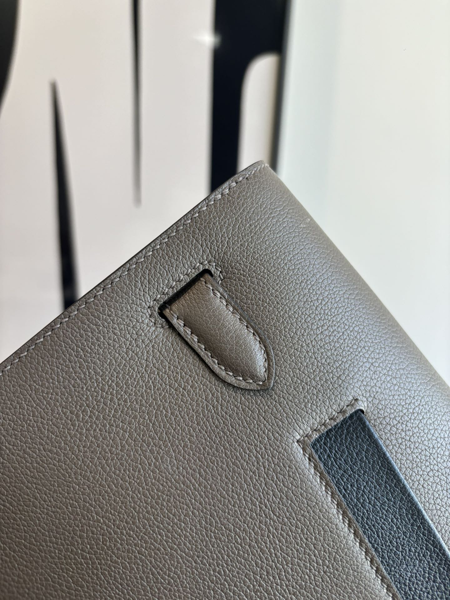 Depeches 25/Kelly-Depeches-25cm-Evercolor-Etoupe&Black/img_006