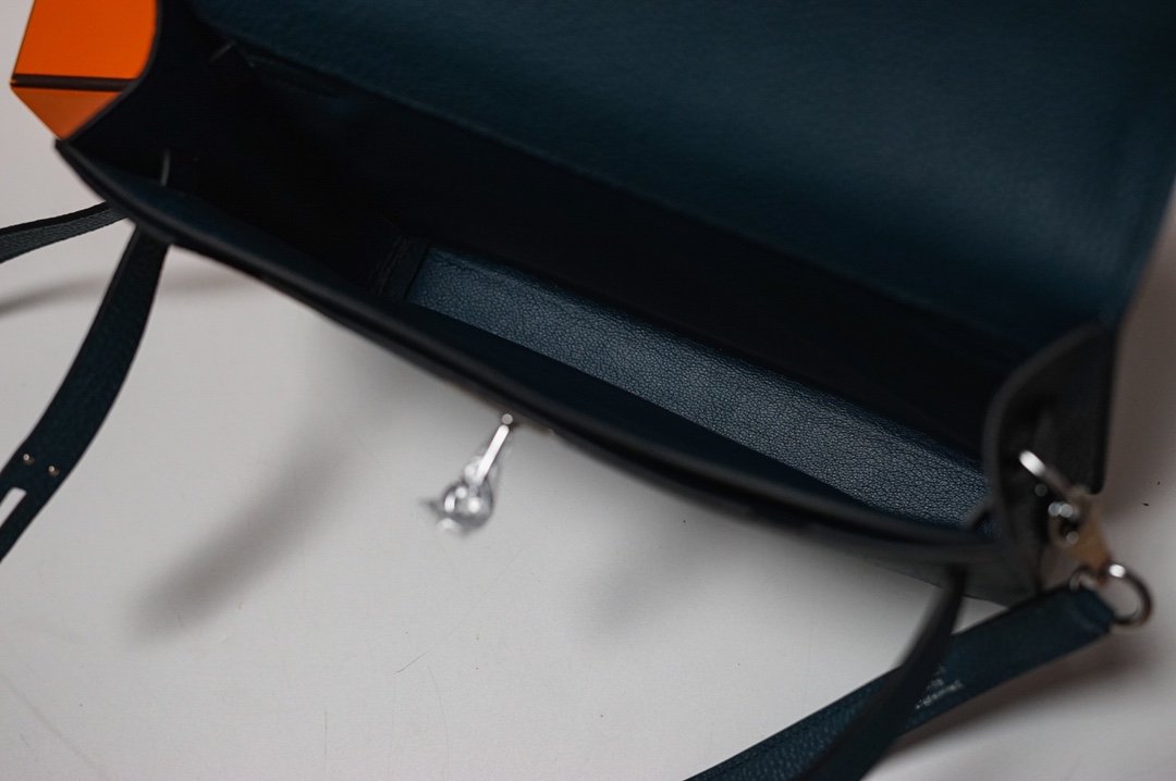 Depeches 25/Kelly-Depeches-25cm-Togo-DarkBlue/img_009