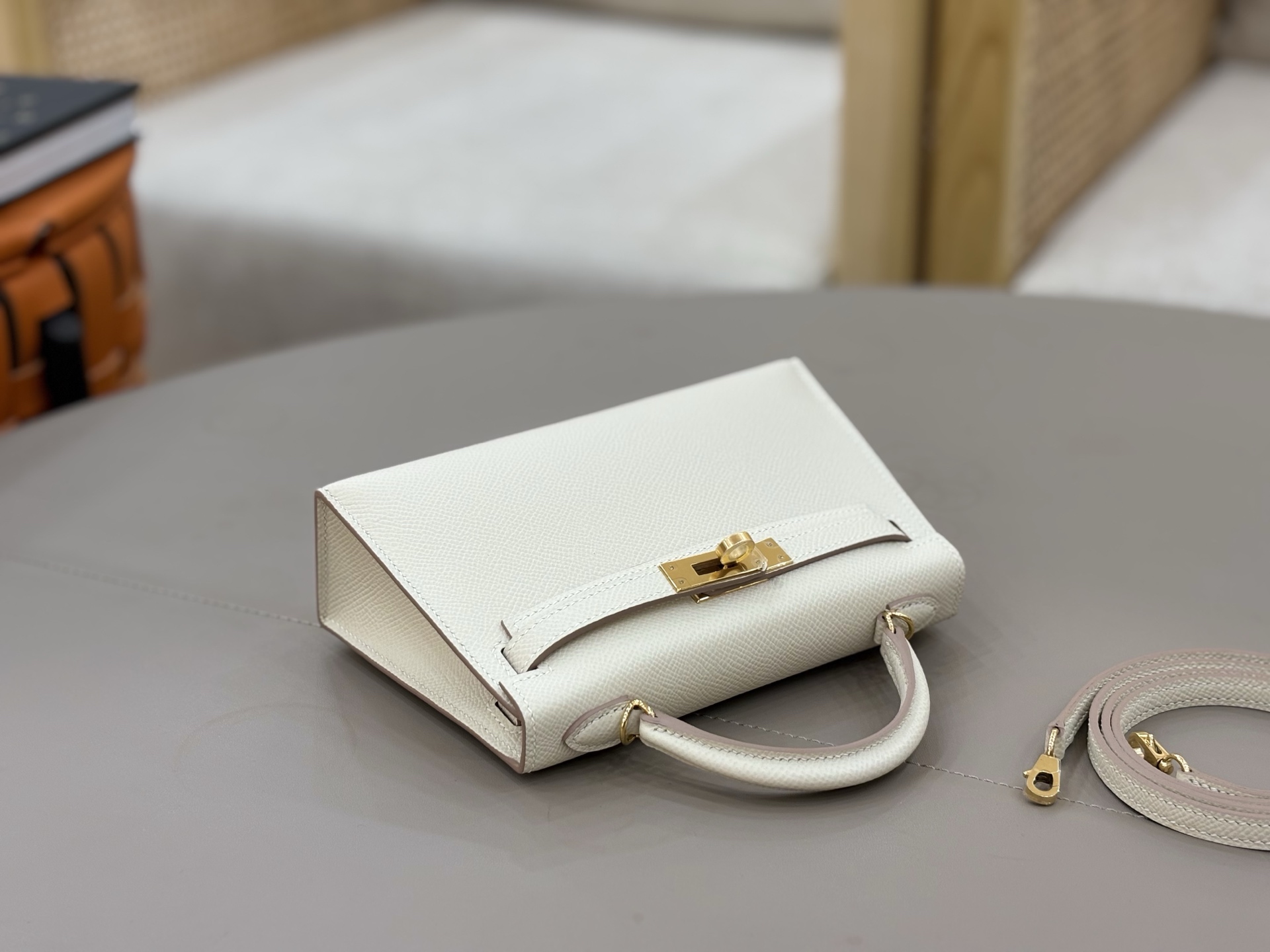 Kelly/Kelly-Mini-19cm-Epsom-Milkshake-GHW/img_004