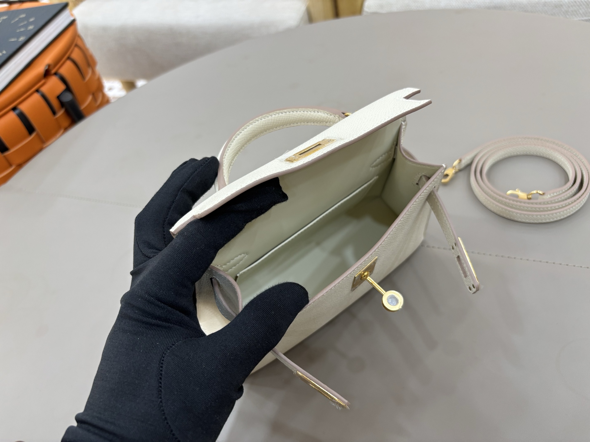 Kelly/Kelly-Mini-19cm-Epsom-Milkshake-GHW/img_009