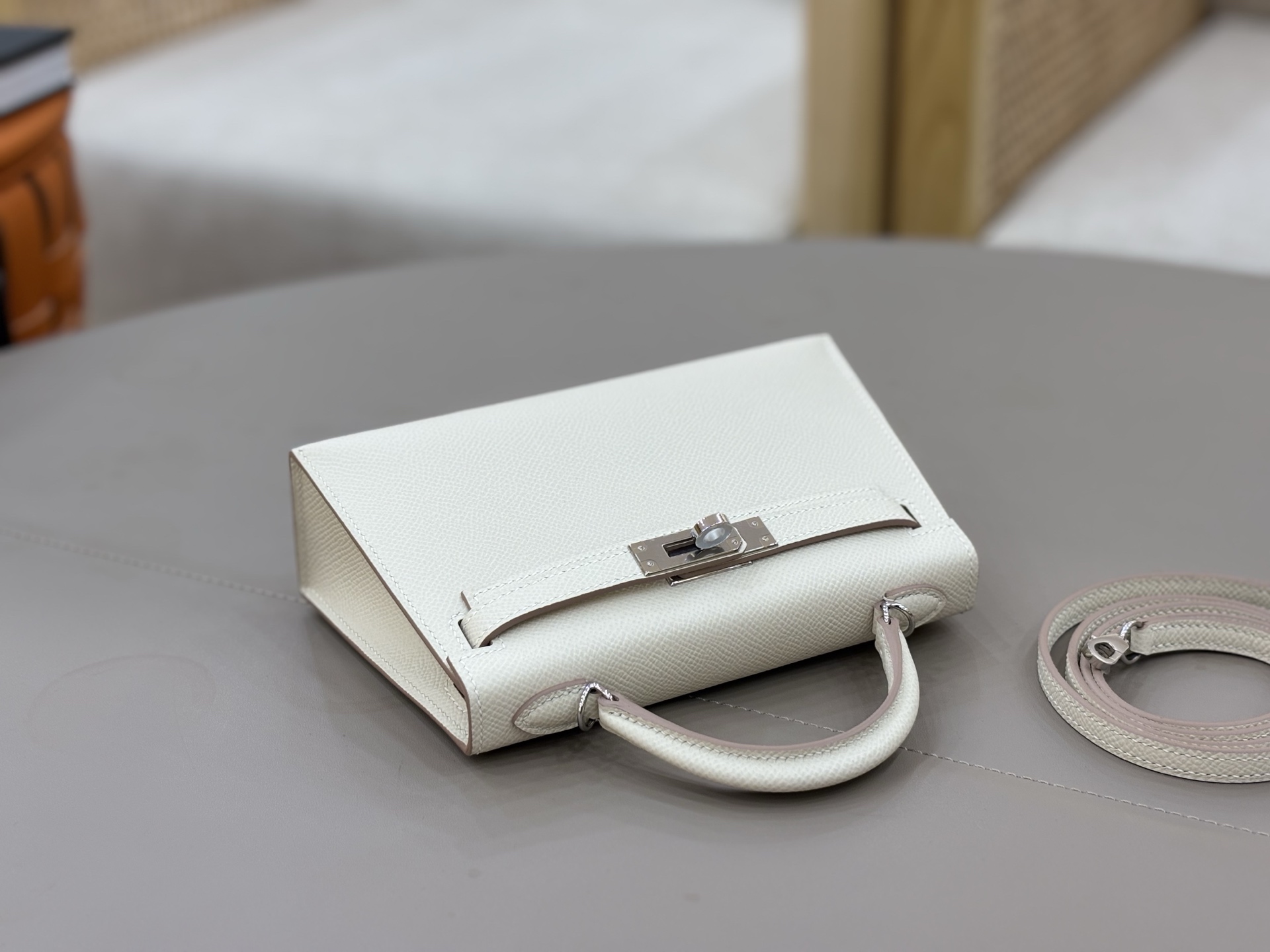 Kelly/Kelly-Mini-19cm-Epsom-Milkshake-SHW/img_004