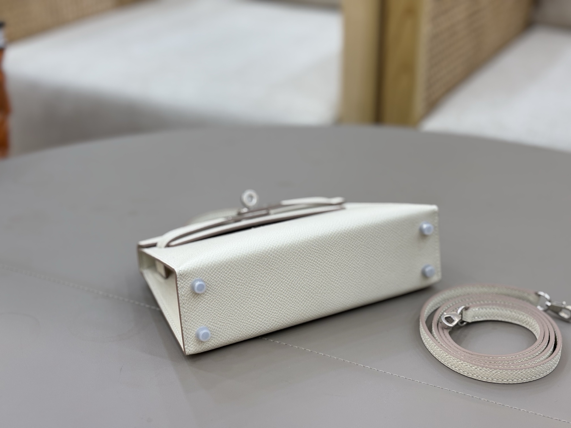 Kelly/Kelly-Mini-19cm-Epsom-Milkshake-SHW/img_005