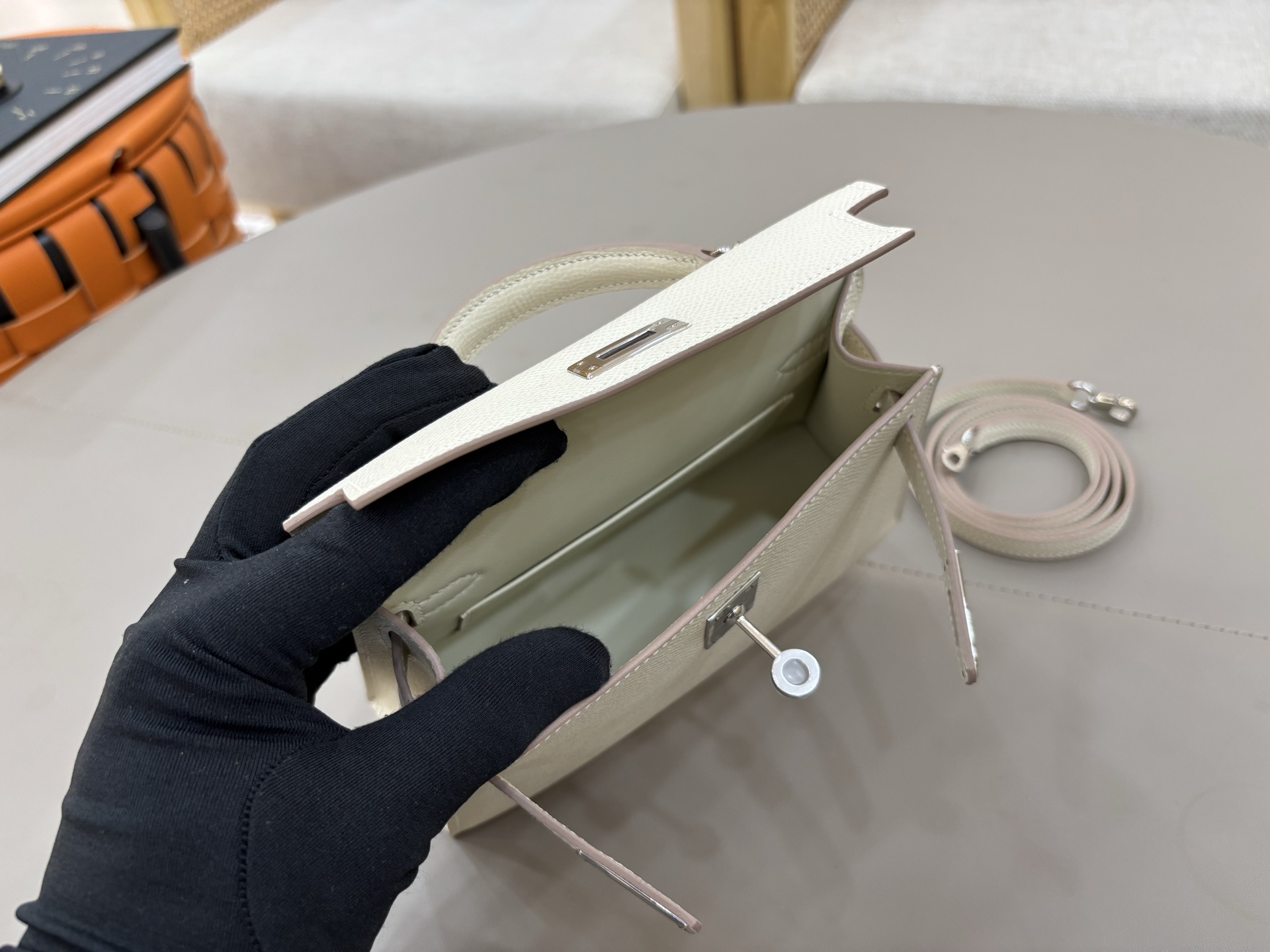 Kelly/Kelly-Mini-19cm-Epsom-Milkshake-SHW/img_009